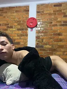 Snapshot of Thiago_blsd chatting on October 8, 7:06 am Thiago blsd online show from October 8, 7:06 am