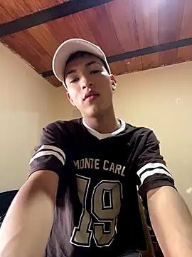 Snapshot of Thiago_blsd chatting on October 8, 8:06 pm Thiago blsd online show from October 8, 8:06 pm