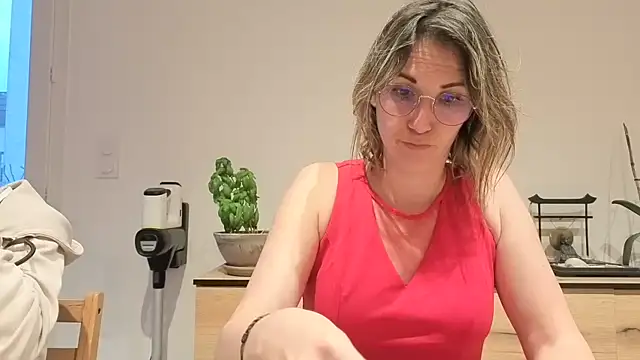 Snapshot of AbylineandJim chatting on May 9, 6:46 pm AbylineandJim online show from May 9, 6:46 pm