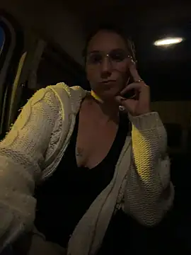 Snapshot of AbylineandJim chatting on May 12, 7:44 pm AbylineandJim online show from May 12, 7:44 pm