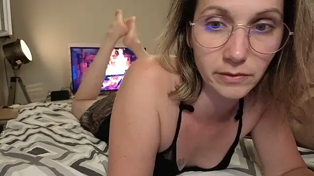 Snapshot of AbylineandJim chatting on May 26, 7:32 pm AbylineandJim online show from May 26, 7:32 pm