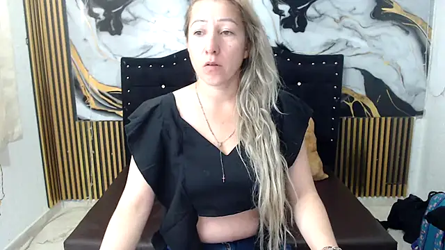 swetchrystal online show from October 8, 2:04 pm