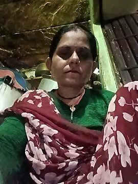 Snapshot of Hot_rachnasexy chatting on June 3, 5:32 am Hot rachnasexy online show from June 3, 5:32 am