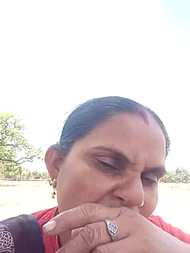 Snapshot of Hot_rachnasexy chatting on June 5, 7:14 am Hot rachnasexy online show from June 5, 7:14 am