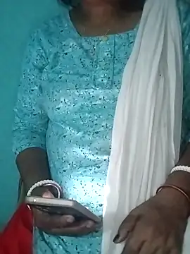 Snapshot of desi_boudi87 chatting on June 10, 8:35 am desi boudi87 online show from June 10, 8:35 am
