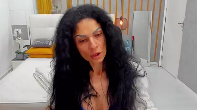 Snapshot of MarbellaRyder chatting on April 21, 3:50 pm MarbellaRyder online show from April 21, 3:50 pm