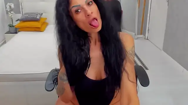 Snapshot of MarbellaRyder chatting on April 26, 2:31 am MarbellaRyder online show from April 26, 2:31 am
