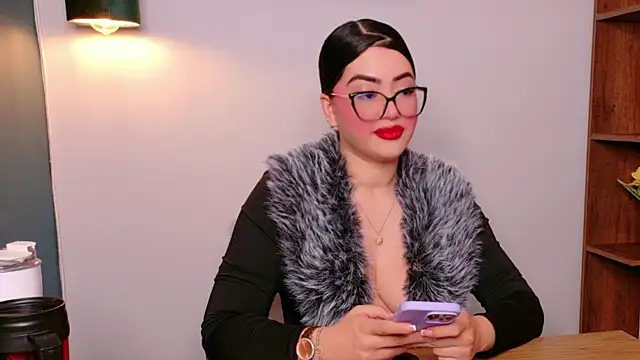 Catalina-Malave online show from March 20, 4:06 am