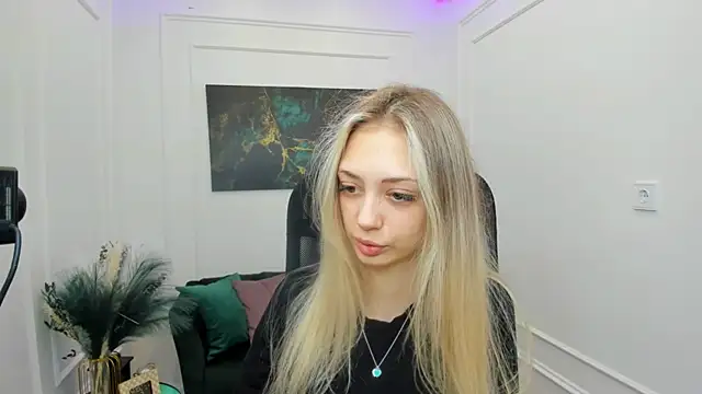 EmilyGraydis online show from April 1, 7:22 pm