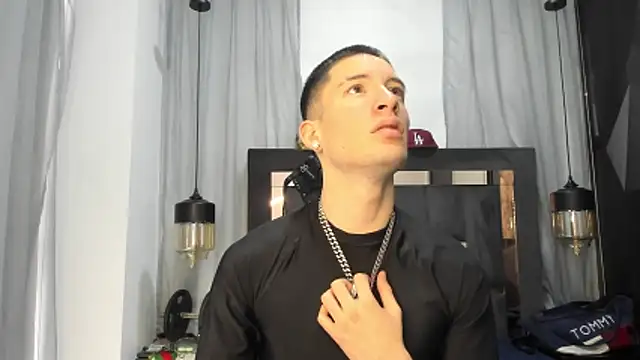 HunterHeat  online show from April 15, 1:29 pm