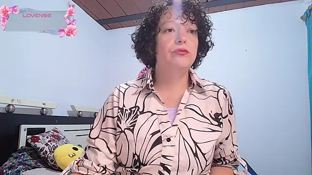 Snapshot of Miss_Oriana chatting on October 16, 5:03 pm Miss Oriana online show from October 16, 5:03 pm