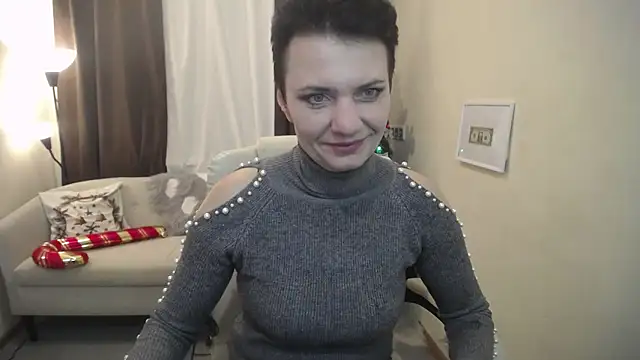 AvaSaturnian online show from December 15, 7:45 am