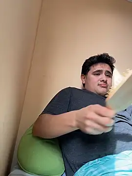 Snapshot of whitsblack chatting on November 17, 8:36 pm whitsblack online show from November 17, 8:36 pm