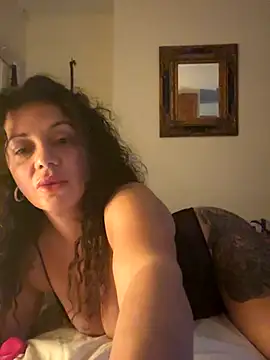 Snapshot of caramelandCurls chatting on September 13, 9:47 pm caramelandCurls online show from September 13, 9:47 pm