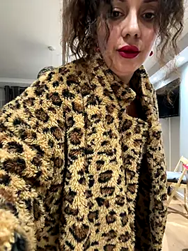 caramelandCurls online show from December 13, 11:54 pm