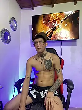Snapshot of dilan_abraham12 chatting on May 17, 7:10 pm dilan abraham12 online show from May 17, 7:10 pm