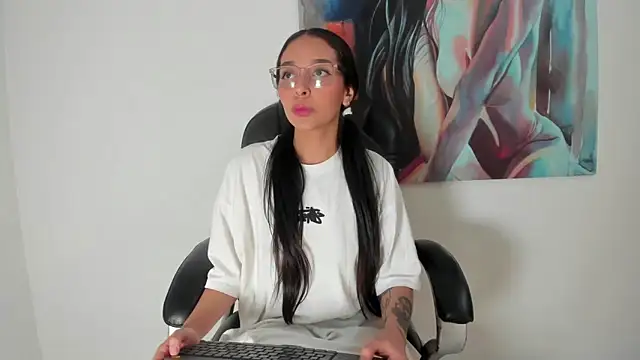 Roseaurora online show from December 4, 12:58 pm