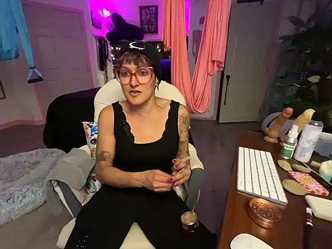 kinkycanner online show from March 25, 5:57 am