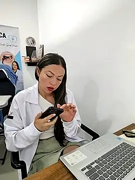 Madisson-04  online show from November 16, 12:33 pm