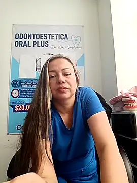 Snapshot of Madisson-04_ chatting on April 20, 3:15 pm Madisson-04 online show from April 20, 3:15 pm