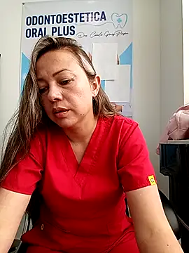 Snapshot of Madisson-04_ chatting on May 4, 3:30 pm Madisson-04 online show from May 4, 3:30 pm