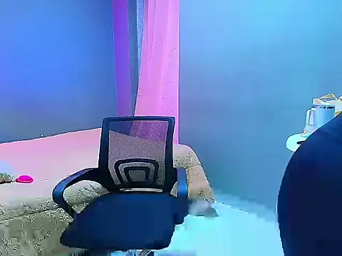 Snapshot of sophiejuicy_ chatting on September 28, 5:02 am sophiejuicy online show from September 28, 5:02 am