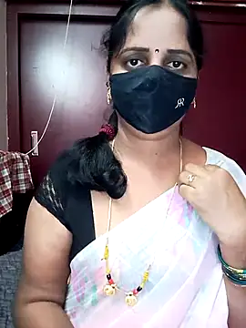 Snapshot of Mee_harini-telugupilla chatting on April 18, 7:56 am Mee harini-telugupilla online show from April 18, 7:56 am