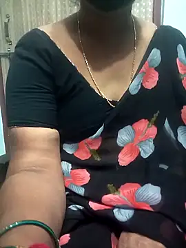 Snapshot of Mee_harini-telugupilla chatting on May 9, 8:08 am Mee harini-telugupilla online show from May 9, 8:08 am