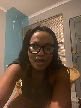 Moonzy77 online show from October 29, 7:48 pm