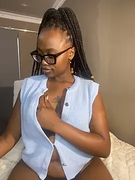 Moonzy77 online show from November 17, 10:48 pm