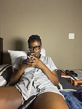 Moonzy77 online show from January 9, 11:39 pm