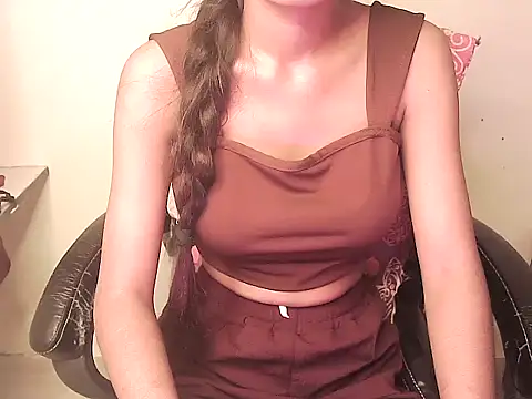 Snapshot of alia_rahil chatting on May 18, 4:18 am alia rahil online show from May 18, 4:18 am