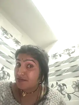 Snapshot of LUCKY_cut chatting on February 20, 11:00 am LUCKY cut online show from February 20, 11:00 am