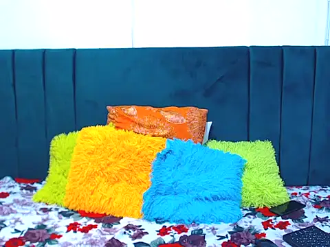 SweetSlenderChoc online show from February 2, 4:27 pm