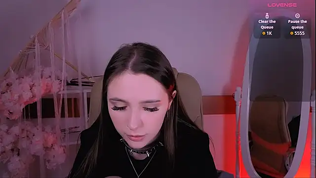 WildHoneyXO online show from October 21, 5:52 am