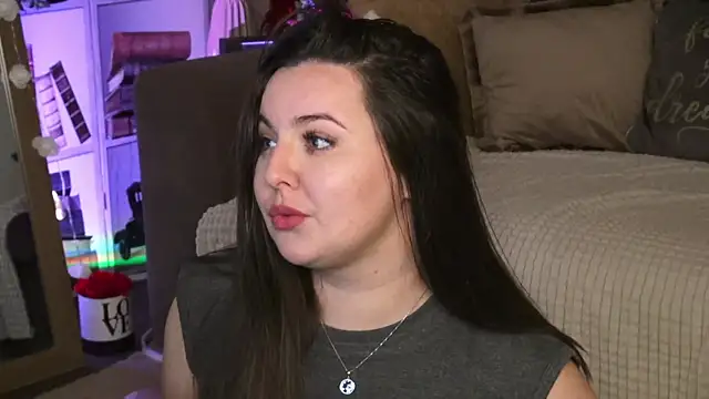 Snapshot of Mia_Swano chatting on April 19, 9:39 pm Mia Swano online show from April 19, 9:39 pm