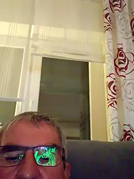 Oldmenhot66 online show from November 5, 6:19 pm