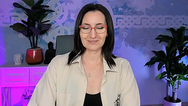 UnaTerra online show from November 14, 9:19 am