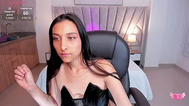 Kristen Rousse online show from January 9, 9:05 pm