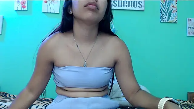 skinnysofia18 online show from February 18, 1:40 pm