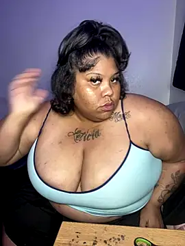 Snapshot of BlaxicanaMami chatting on October 11, 6:01 am BlaxicanaMami online show from October 11, 6:01 am