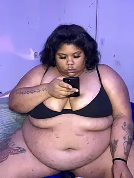 Snapshot of BlaxicanaMami chatting on October 16, 4:35 am BlaxicanaMami online show from October 16, 4:35 am