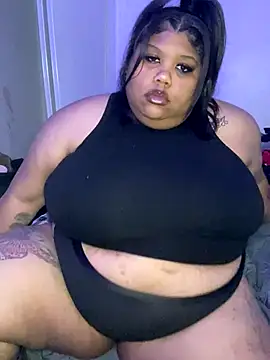 Snapshot of BlaxicanaMami chatting on November 9, 9:40 am BlaxicanaMami online show from November 9, 9:40 am