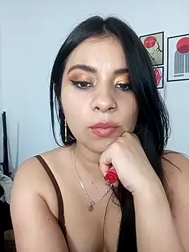 Snapshot of ValerieLove_ chatting on March 6, 11:01 pm ValerieLove online show from March 6, 11:01 pm
