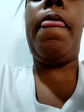 Snapshot of MoniqueMulberry chatting on October 1, 6:41 am MoniqueMulberry online show from October 1, 6:41 am