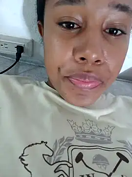 Snapshot of MoniqueMulberry chatting on October 5, 7:45 pm MoniqueMulberry online show from October 5, 7:45 pm