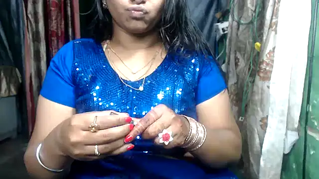 DearKimmi online show from March 1, 6:11 pm