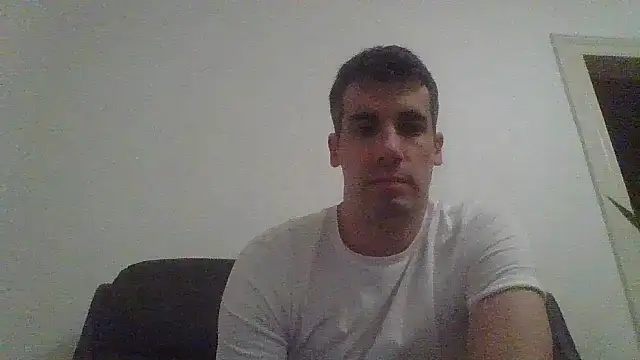 JulioIsHere4you online show from November 1, 5:42 am