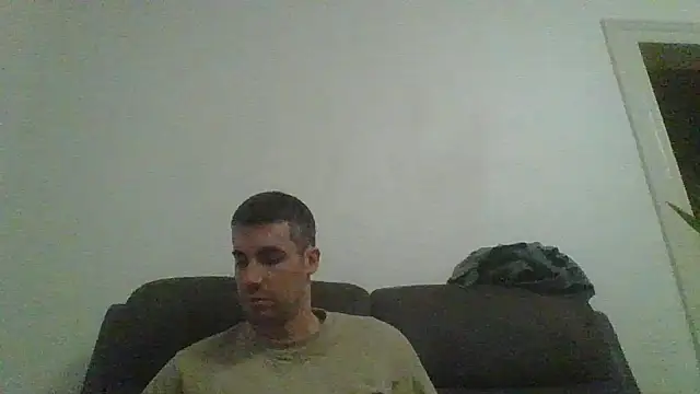 JulioIsHere4you online show from December 16, 9:20 pm