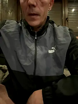 Snapshot of ruberofre chatting on November 7, 2:33 am ruberofre online show from November 7, 2:33 am